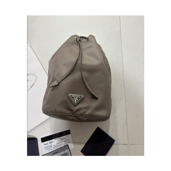 프라다 파우치