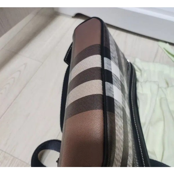 버버리 힙색 판매합니다.