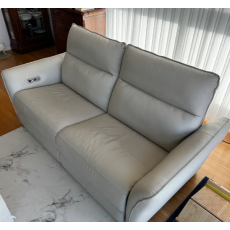 까사미아 아스티 리클라이너 3인 소파 크림 팝니다.