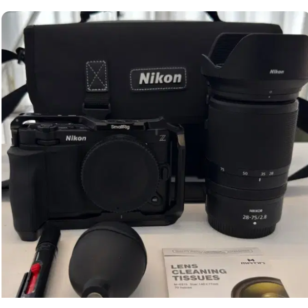 니콘 미러리스 zr + 니콘 28-75 / 2.8  신품급 풀박스 삼각대